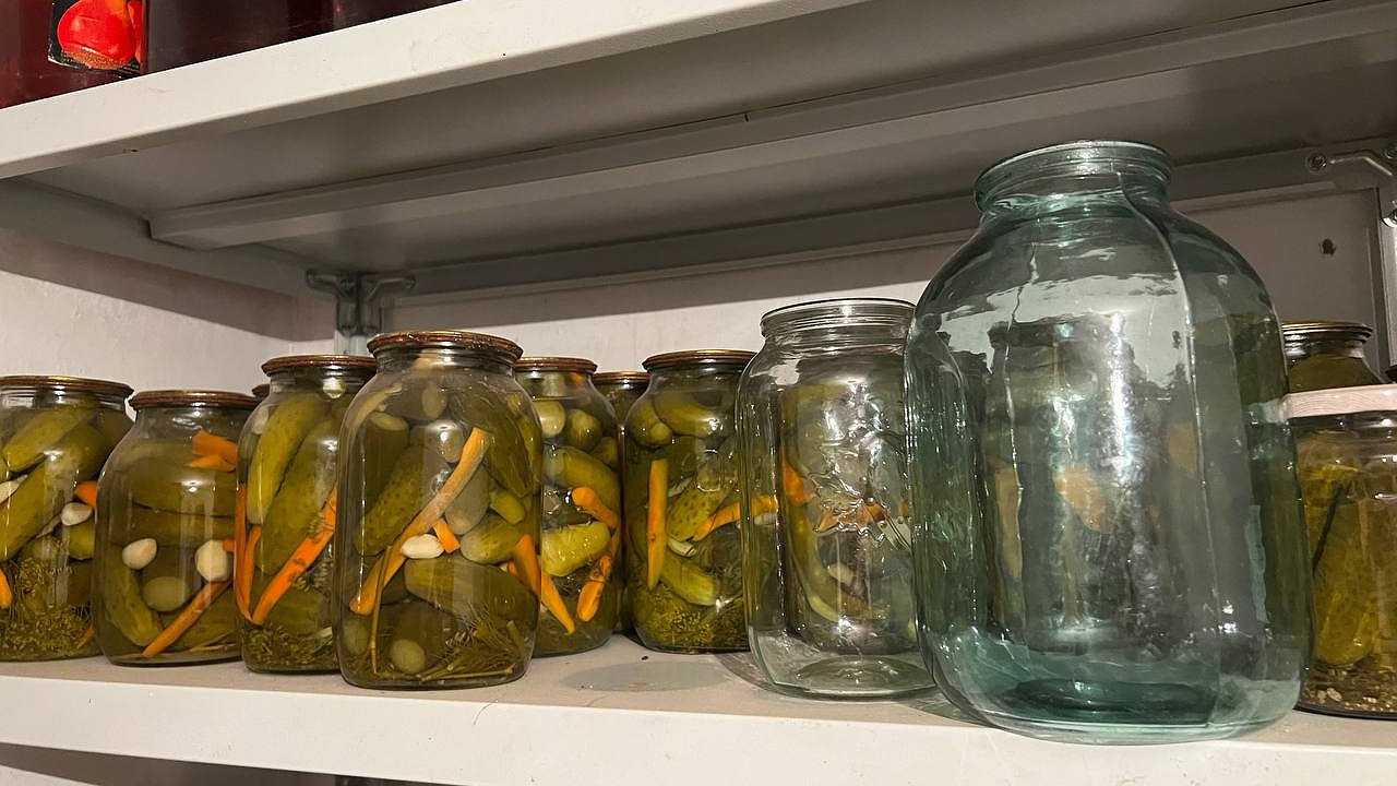 Главная картинка новости: Как добиться хрустящих огурчиков в банке - супер рецепт 80-летней пенсионерки