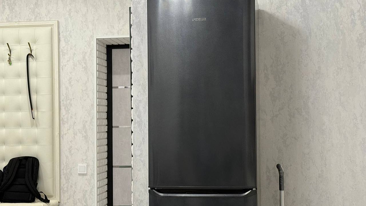 Главная картинка новости: Чистый холодильник без химии: избавляюсь от неприятного запаха за 10 минут, нужны простые кухонные ингредиенты