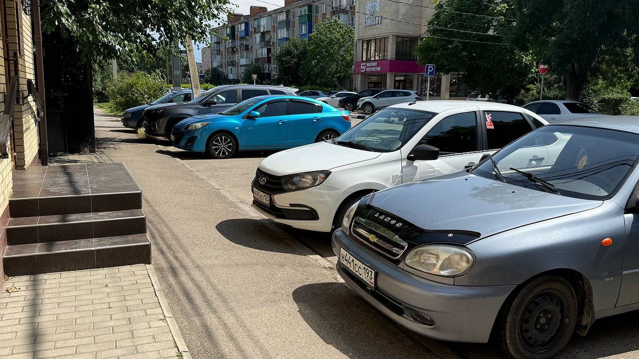 Главная картинка новости: Каждый водитель обязан сделать это до 7 августа. Иначе права заморозят до сентября