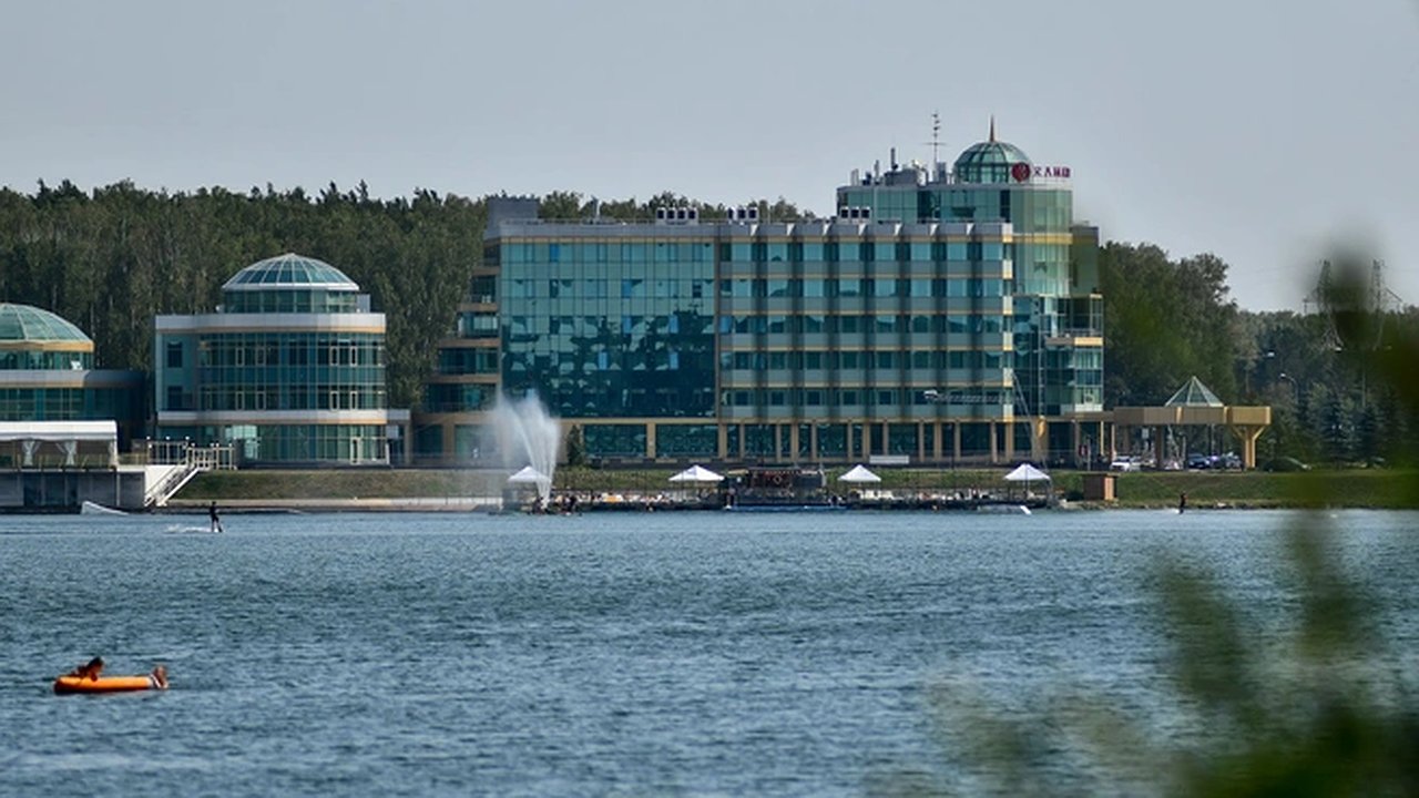 Главная картинка новости: В Екатеринбурге на дне карьера нашли тело 29-летнего парня