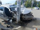 В Екатеринбурге водитель Toyota сел пьяным за руль и врезался в столб