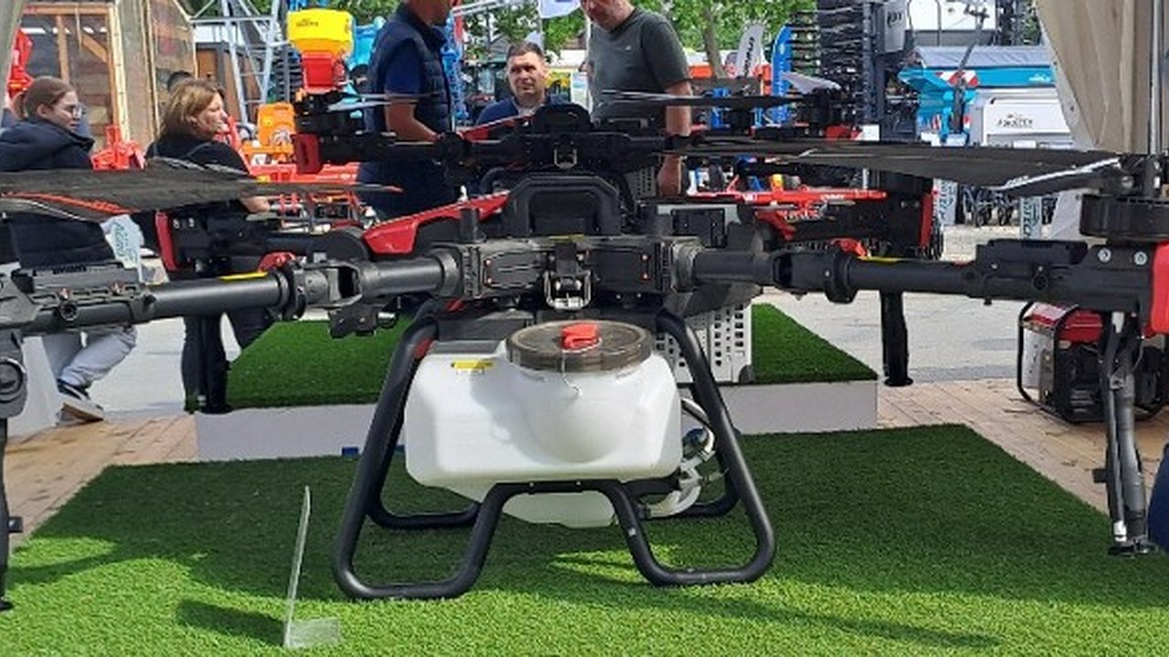 Главная картинка новости: Первый в России сервис-центр для дронов появится в Калужской области