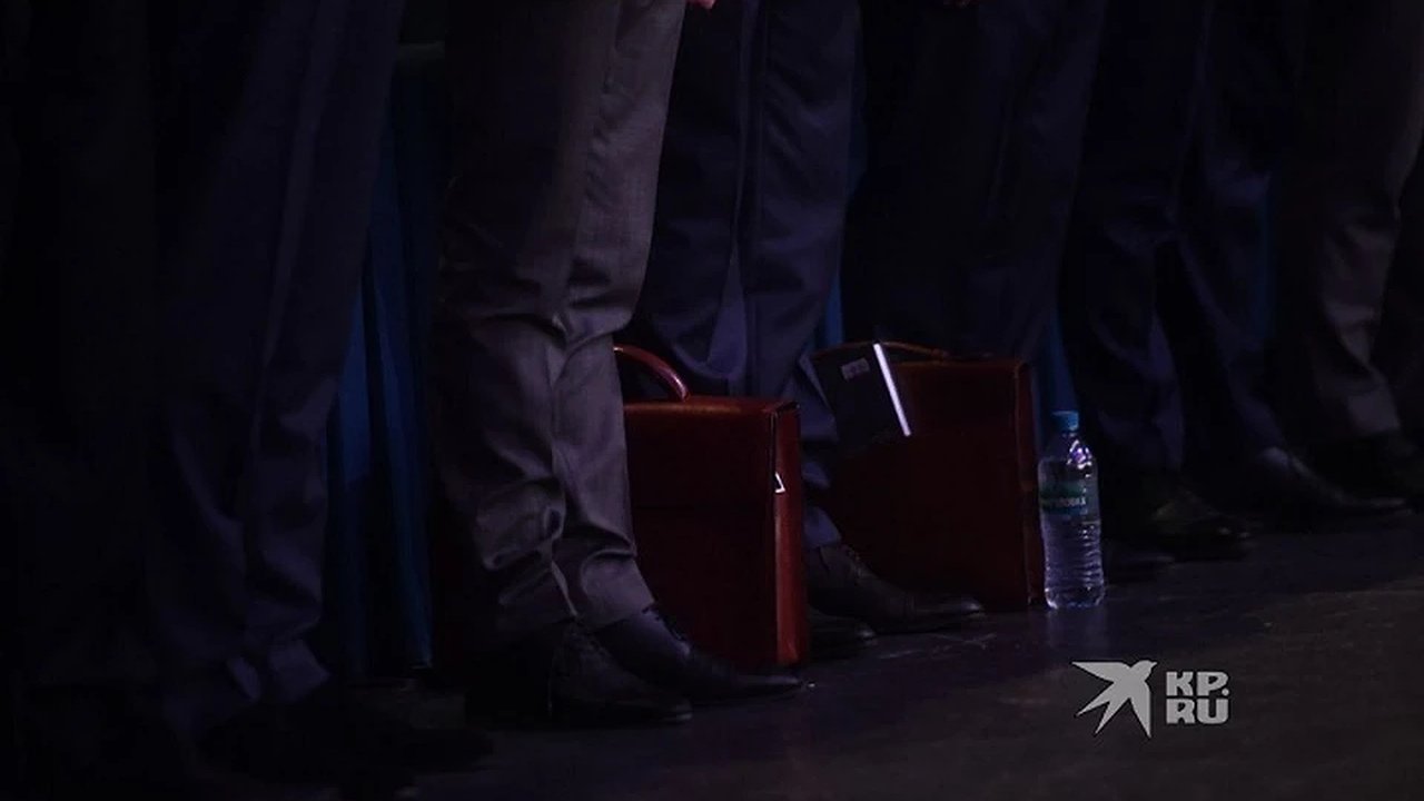 Главная картинка новости: Свердловские власти запустили официальный канал в мессенджере Max