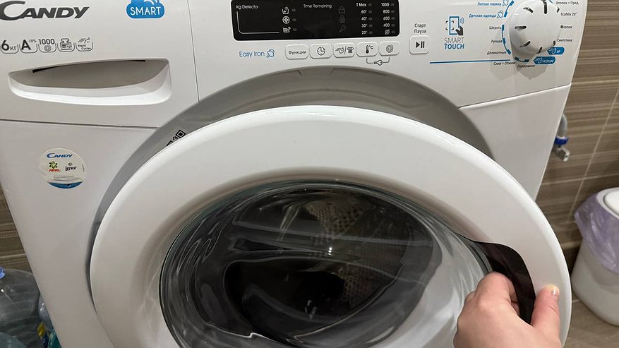 Главная картинка новости: Вонючая грязь и плесень исчезнут из стиральной машины за 15 минут: просто налейте это