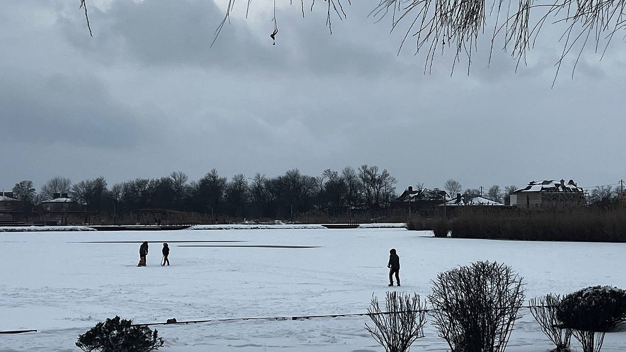 Главная картинка новости: Зима наступит молниеносно: синоптики рассказали, когда выпадет первый снег - бабье лето не ждите