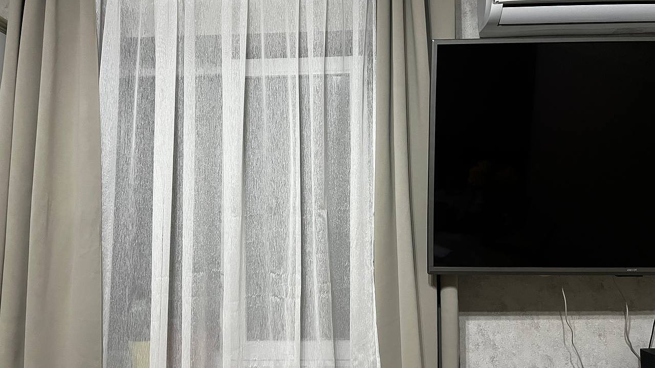 Главная картинка новости: Забудьте о сложной стирке: как быстро вернуть белоснежную свежесть шторам за 4 шага, не снимая с карниза