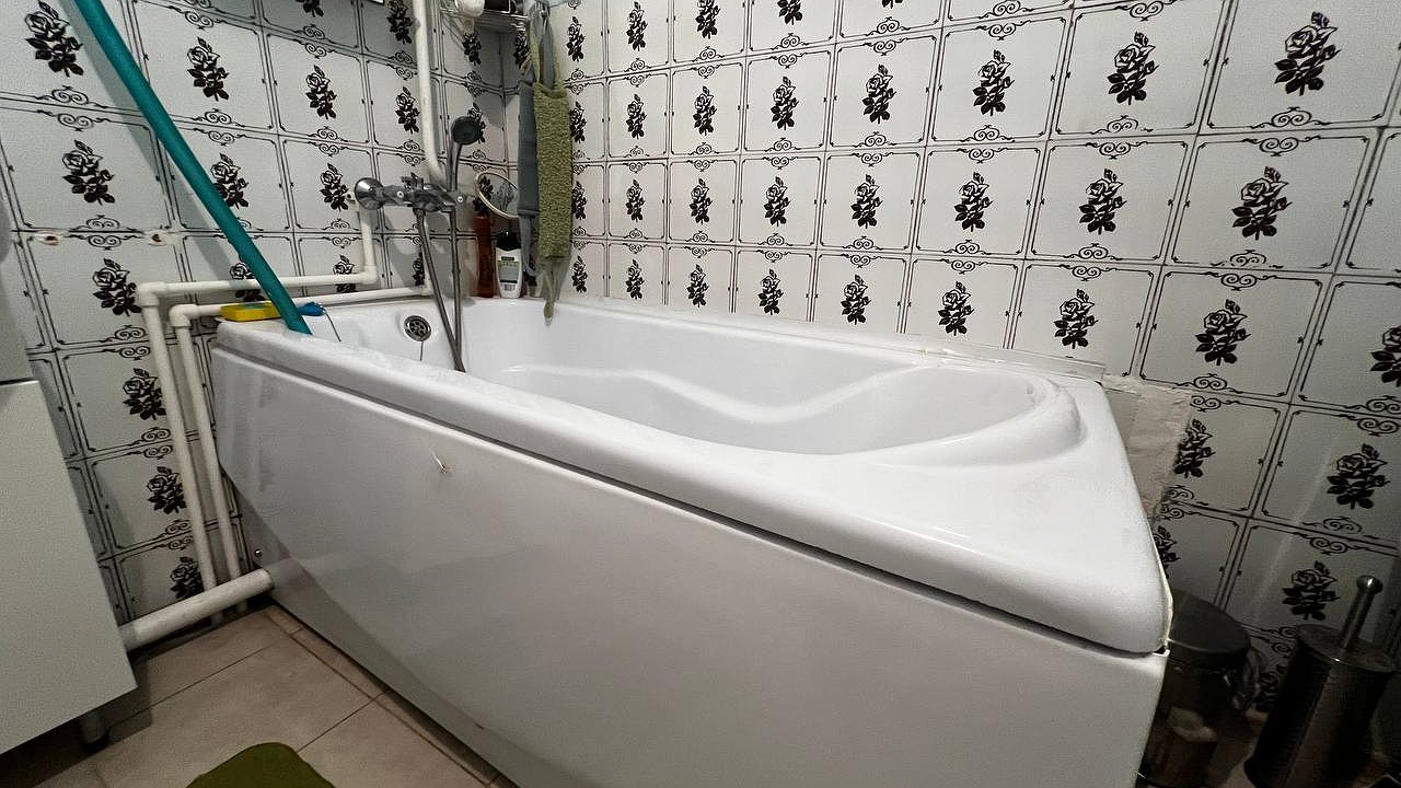 Главная картинка новости: Развожу 60 граммов этого средства – и ванна сияет весь месяц: без ржавчины и пятен