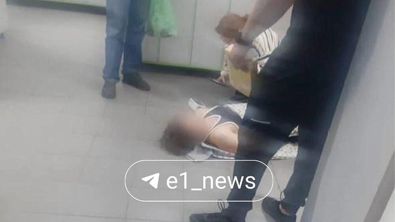 Главная картинка новости: Двойной удар: у 17-летнего екатеринбуржца в фитнес-клубе случились инсульт и инфаркт