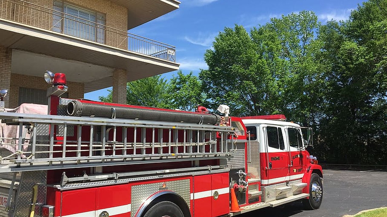 Главная картинка новости: Подростков из Екатеринбурга представят к наградам МЧС за помощь при пожаре