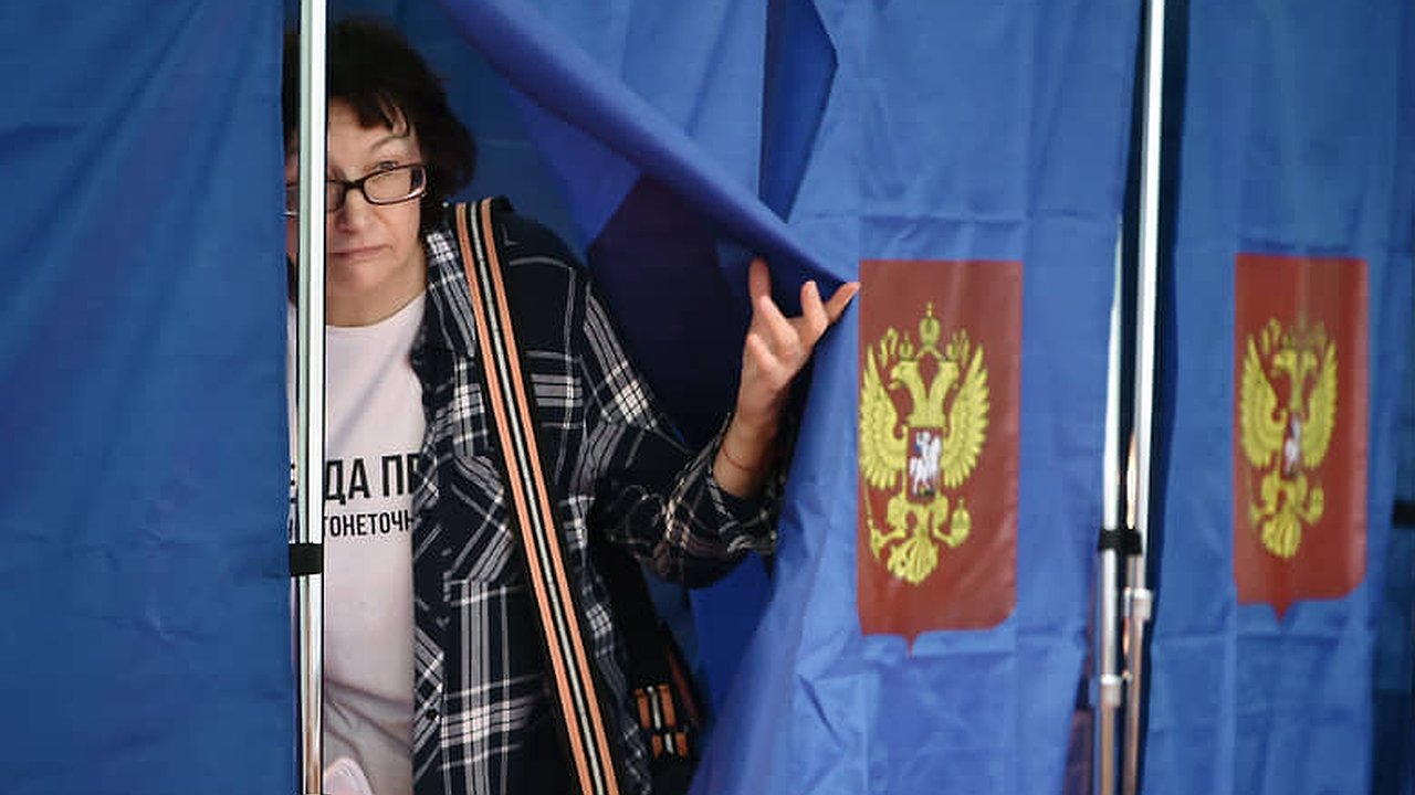 Главная картинка новости: Более миллиона уральцев определились с выбором: первые итоги голосования за губернатора Свердловской области