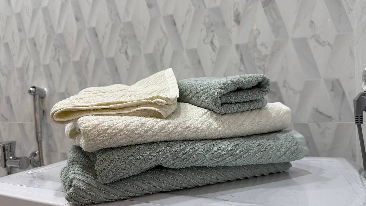 Главная картинка новости: Забытый секрет наших бабушек: что случается с полотенцами после 2 часов в этом растворе