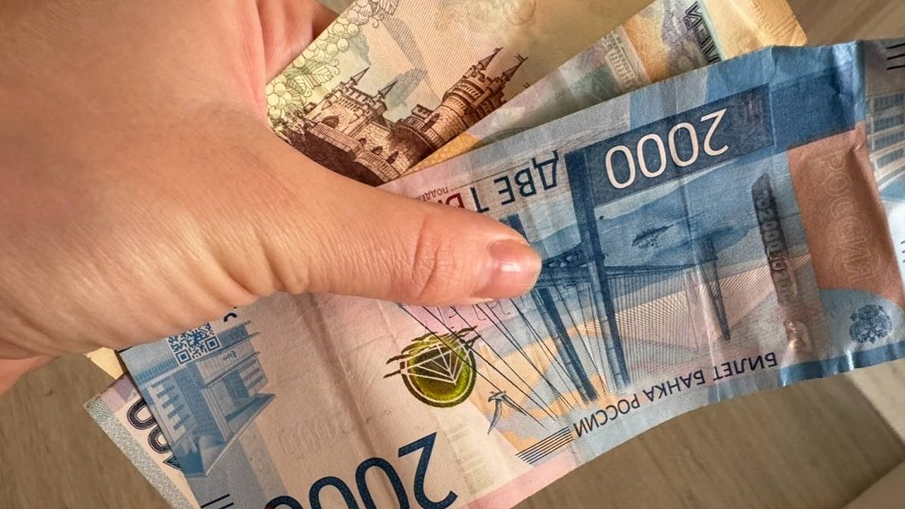 Главная картинка новости: Пенсии вырастут в октябре: на сколько повысят выплаты и кому положена прибавка