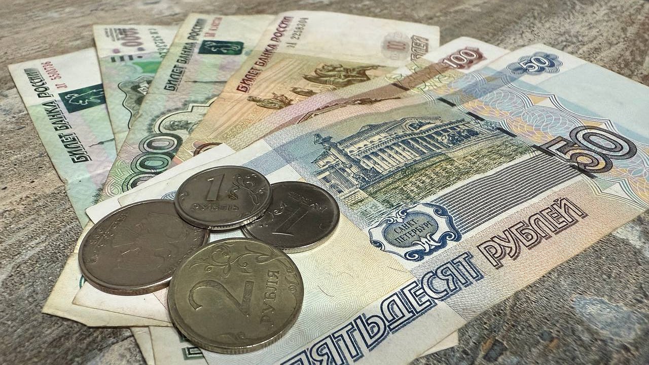 Главная картинка новости: Всего 1 простая фраза, а денег - целые карманы: это нужно говорить перед выходом из дома для богатства