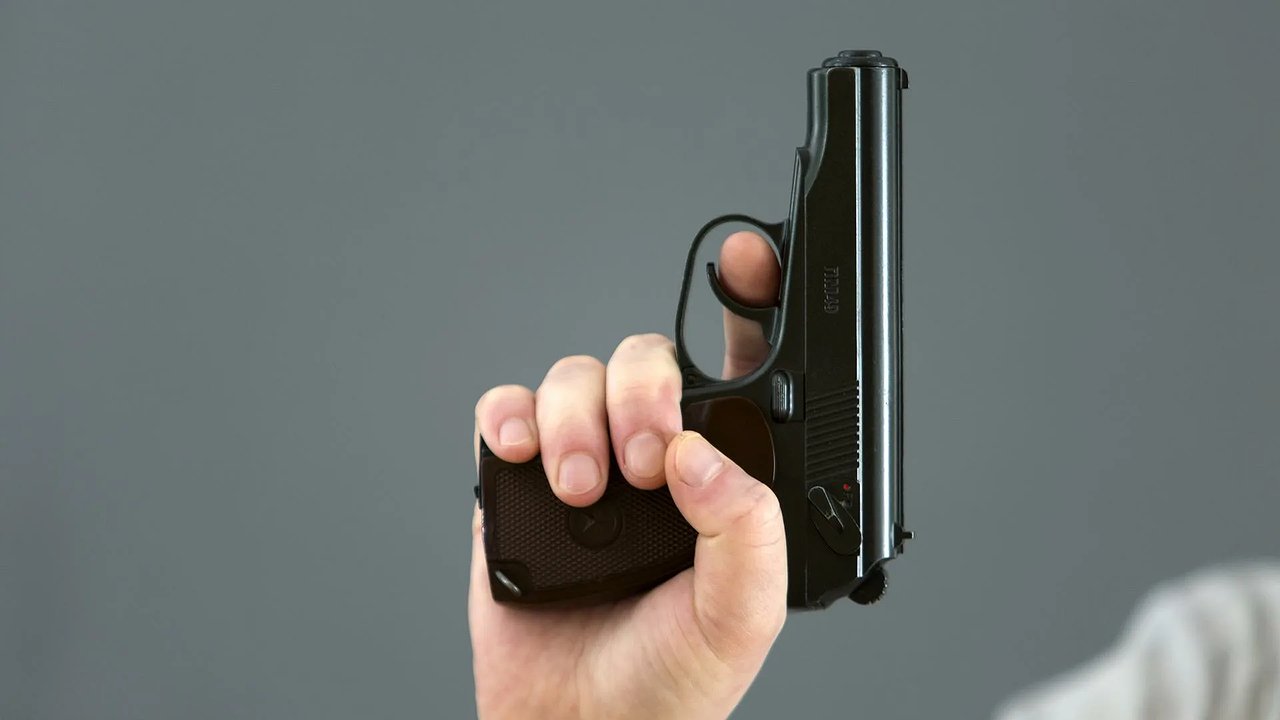 Главная картинка новости: Подросток выстрелил в водителя трамвая в Екатеринбурге