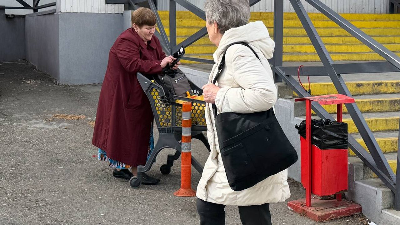 Главная картинка новости: Сбербанк сделал важное обращение к пенсионерам, которые получают пенсию на карту, с особым предупреждением