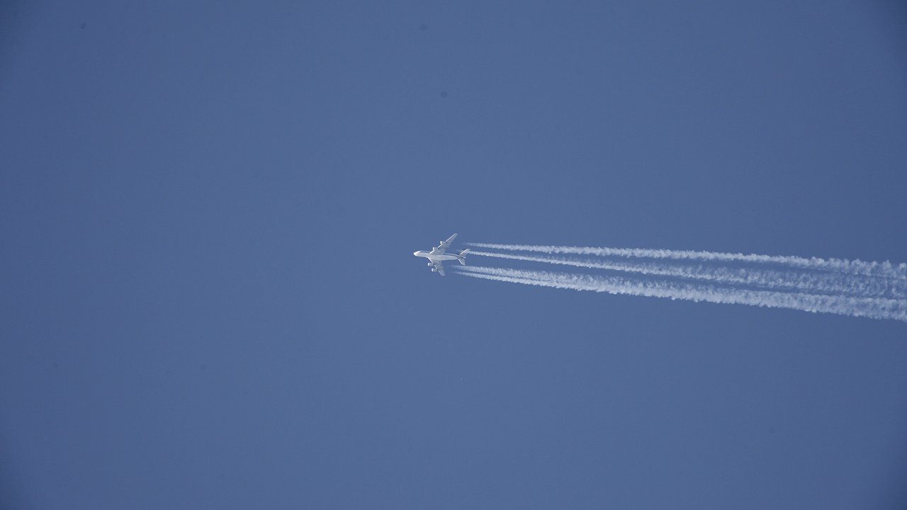 Главная картинка новости: Чудо в небе: фельдшер из Свердловской области спас задыхавшуюся пассажирку во время полета в Екатеринбург