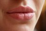 Миниатюра новости: Забудьте о гиалуронке: простой способ сделать губы объемными за 2 минуты