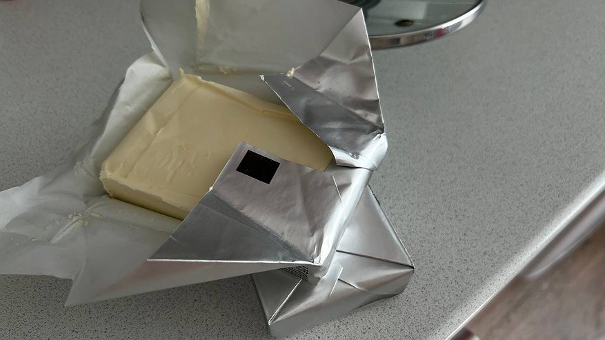 Главная картинка новости: Слово на этикетке, которое выдаёт качественное сливочное масло: берите сразу две упаковки