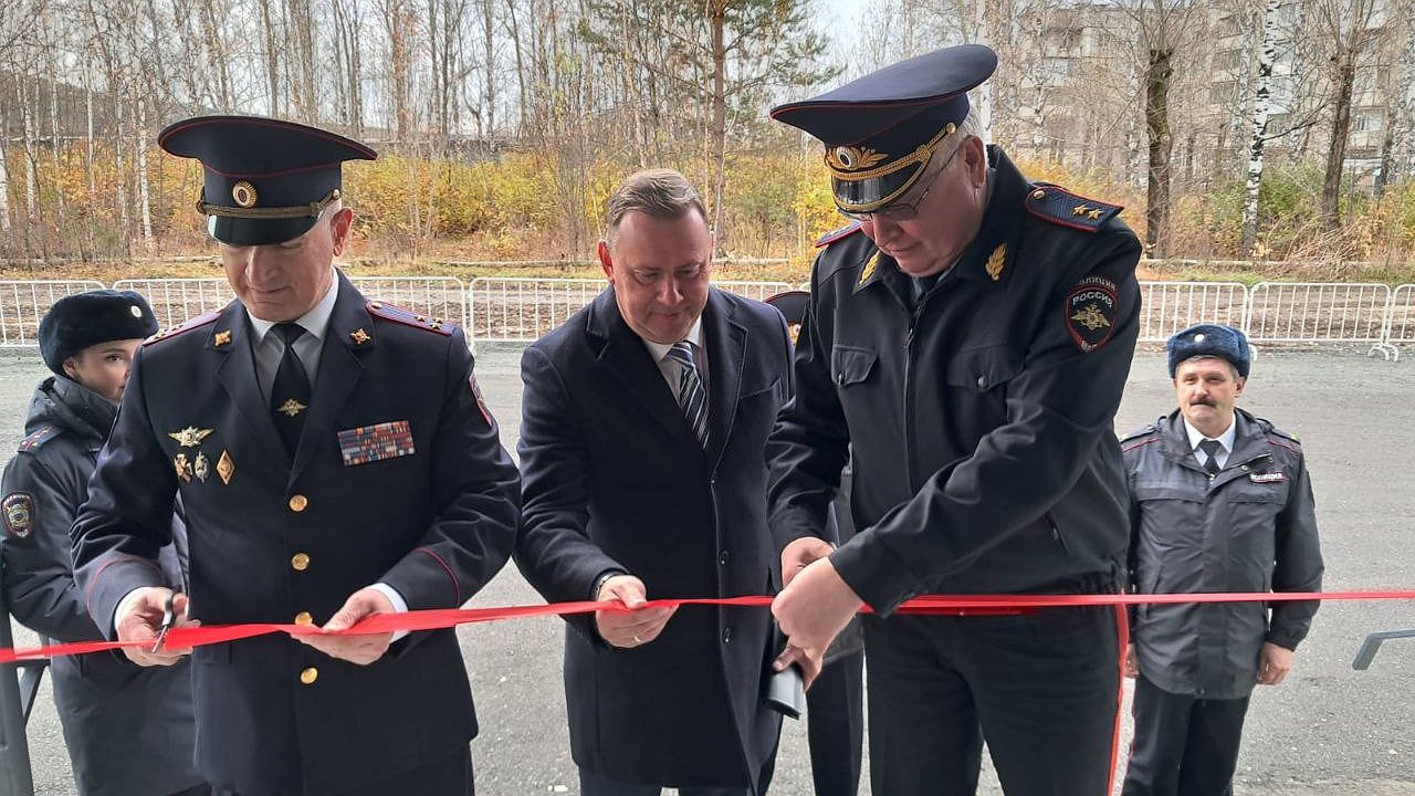 Главная картинка новости: В Нижнем Тагиле полиция переехала в новое современное здание на улице Проселочной