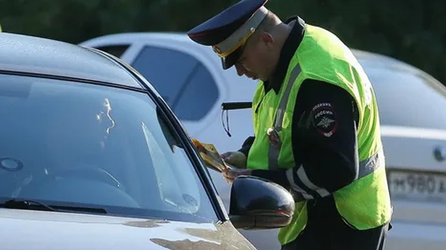 Главная картинка новости: Свердловчан могут начать поощрять за сообщения о нетрезвых водителях