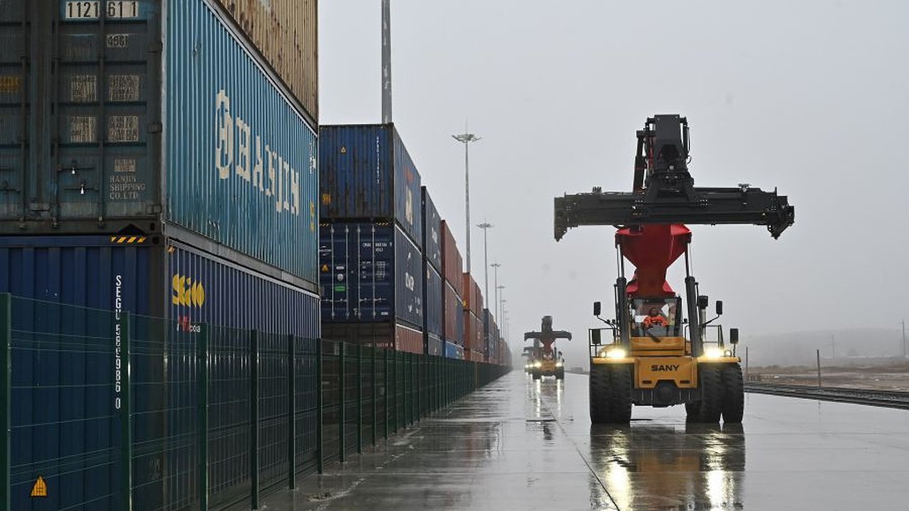 Главная картинка новости: Екатеринбург станет крупнейшим логистическим хабом Урала с новым терминалом «Сухого порта»