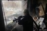 Миниатюра новости: МЧС ликвидировало пожар в Екатеринбурге, версия о взрыве газа не подтвердилась