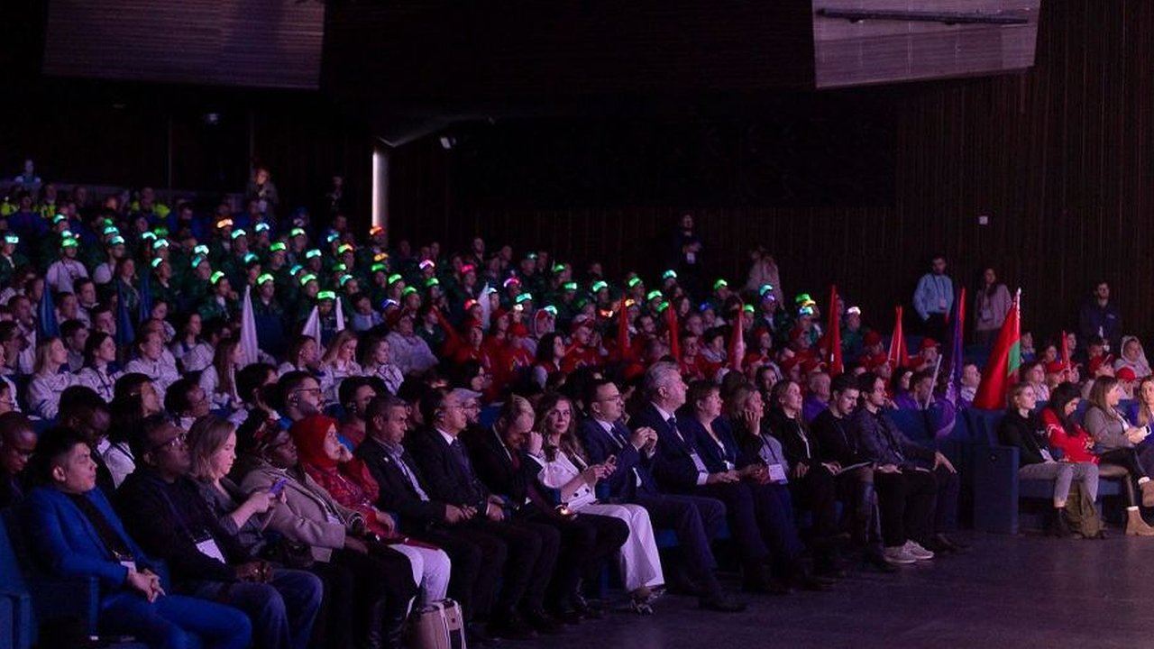 Главная картинка новости: Международный чемпионат «Хайтек: навыки будущего 2025» стартовал в Екатеринбурге