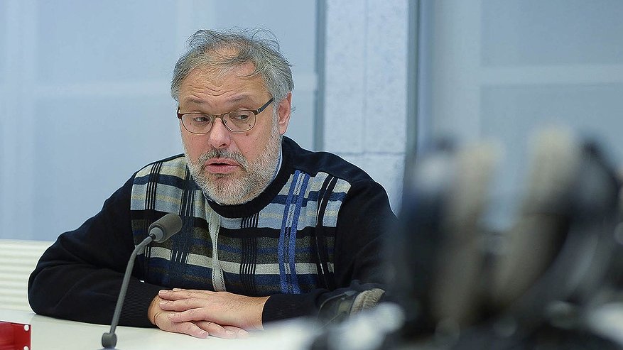 Главная картинка новости: Экономист Хазин предупредил россиян о срочных действиях со сбережениями: что нужно успеть за 2 недели