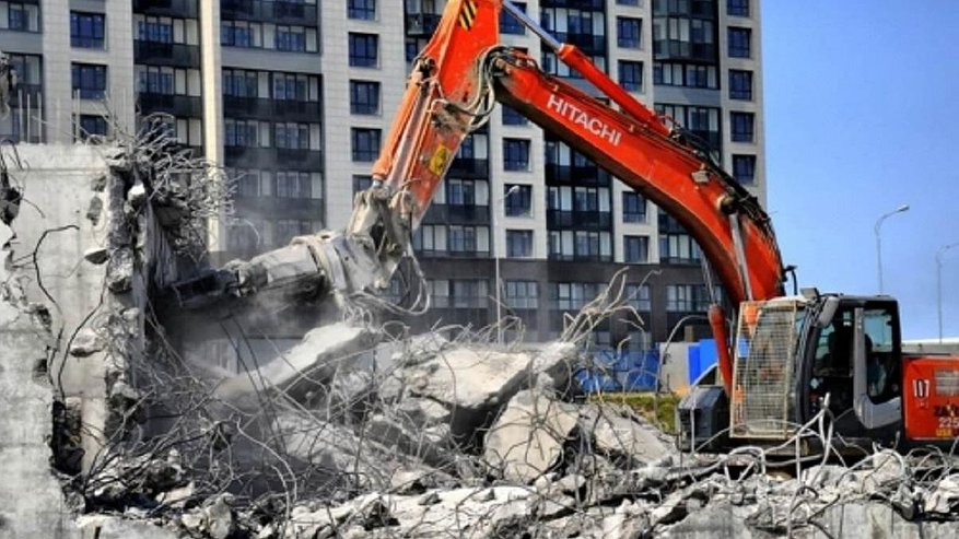 Главная картинка новости: Старый дом в Екатеринбурге сравняют с землей: жителям дали два года на сборы