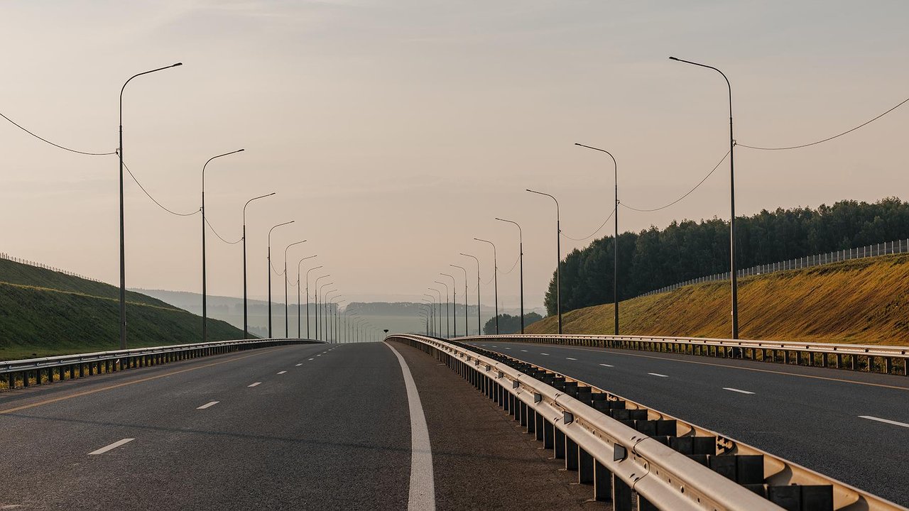 Главная картинка новости: «Автодор» анонсировал создание скоростной магистрали между Екатеринбургом и Краснодаром