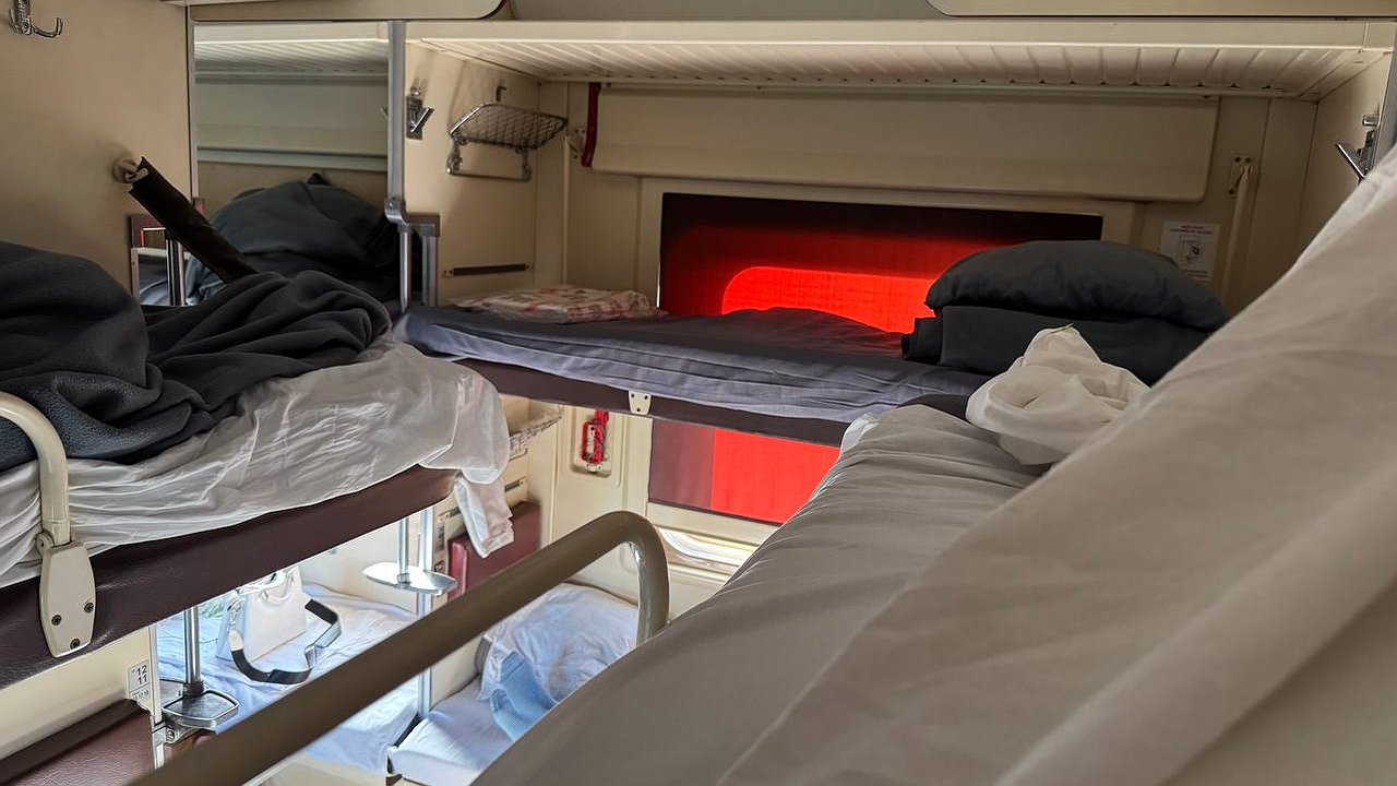 Главная картинка новости: Новый вид вагонов вводят в РЖД — пассажиры такого точно не ждали: плацкартов и купе скоро не будет