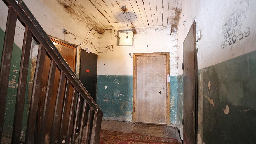 Главная картинка новости: Более 270 домов в Екатеринбурге признаны аварийными: их снесут