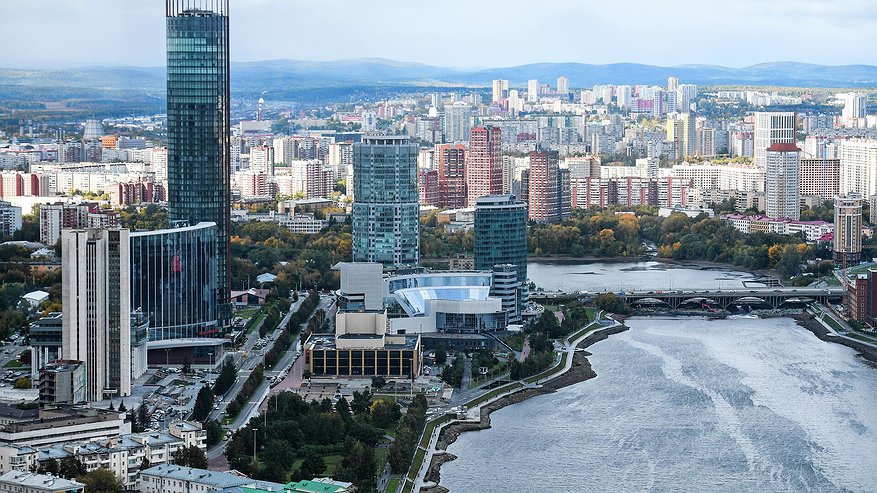 Главная картинка новости: Власти Свердловской области отказались от переезда в новый квартал на ВИЗ