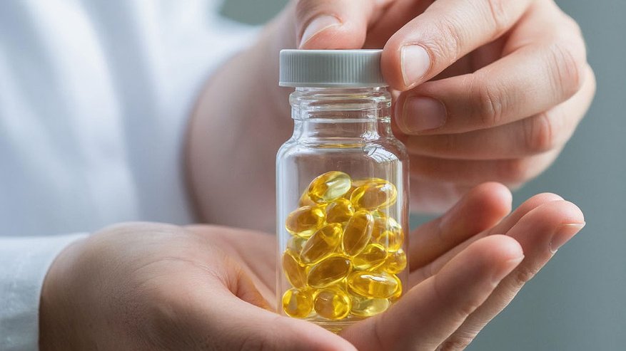 Главная картинка новости: «Врачи скрывают правду о витамине D»: почему его прием ускоряет старение