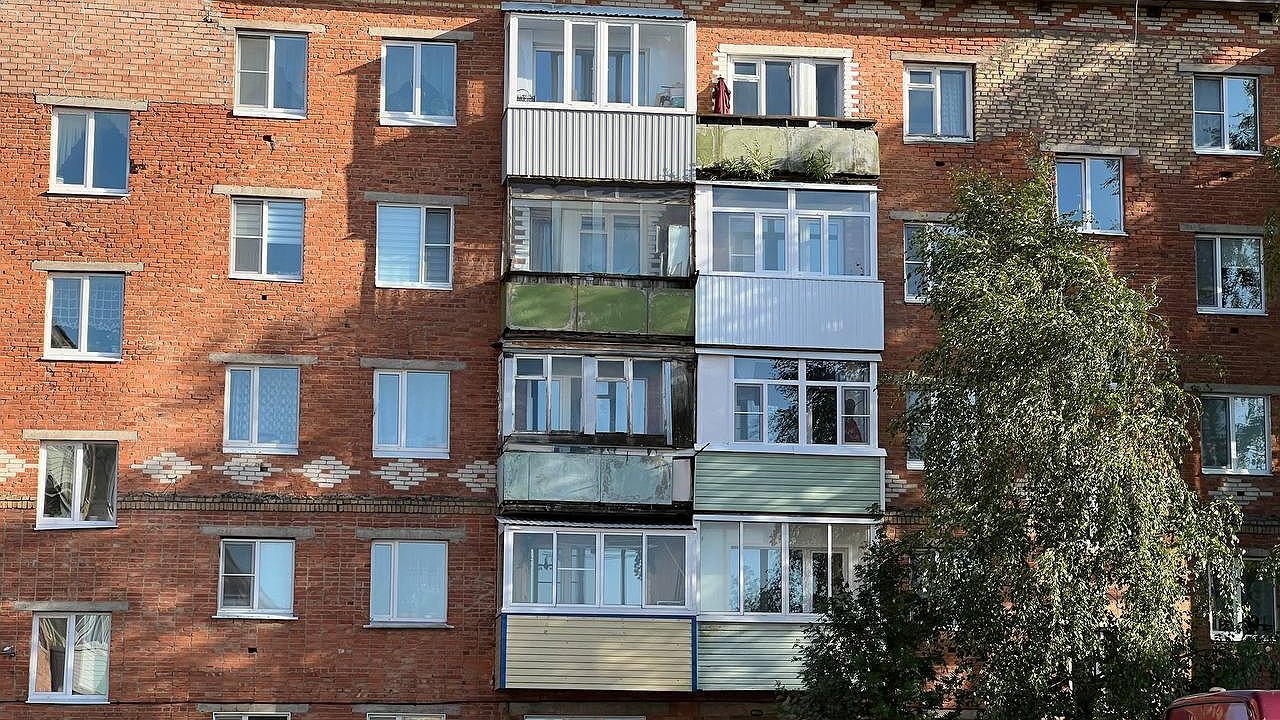 Главная картинка новости: Пластиковые окна потребуют менять на деревянные – жёсткая норма ЖКХ для собственников