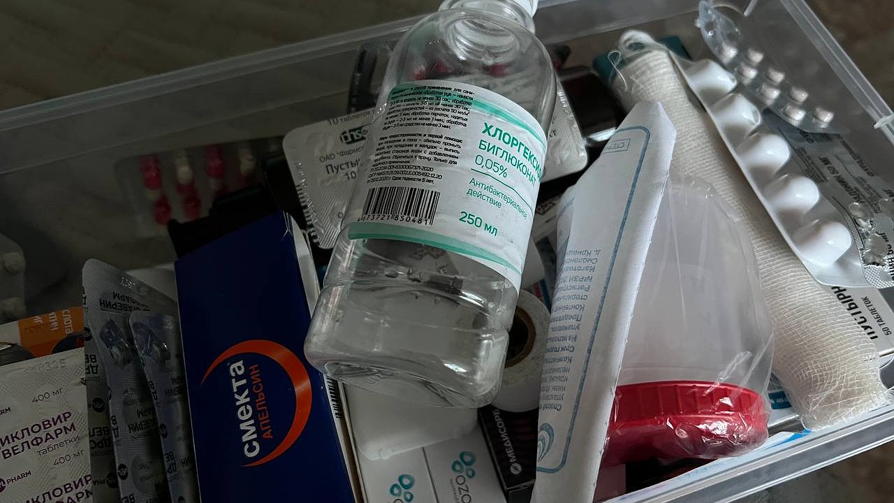 Главная картинка новости: Неприятный сюрприз в гардеробе: как одна аптечная таблетка побеждает запах в шкафу