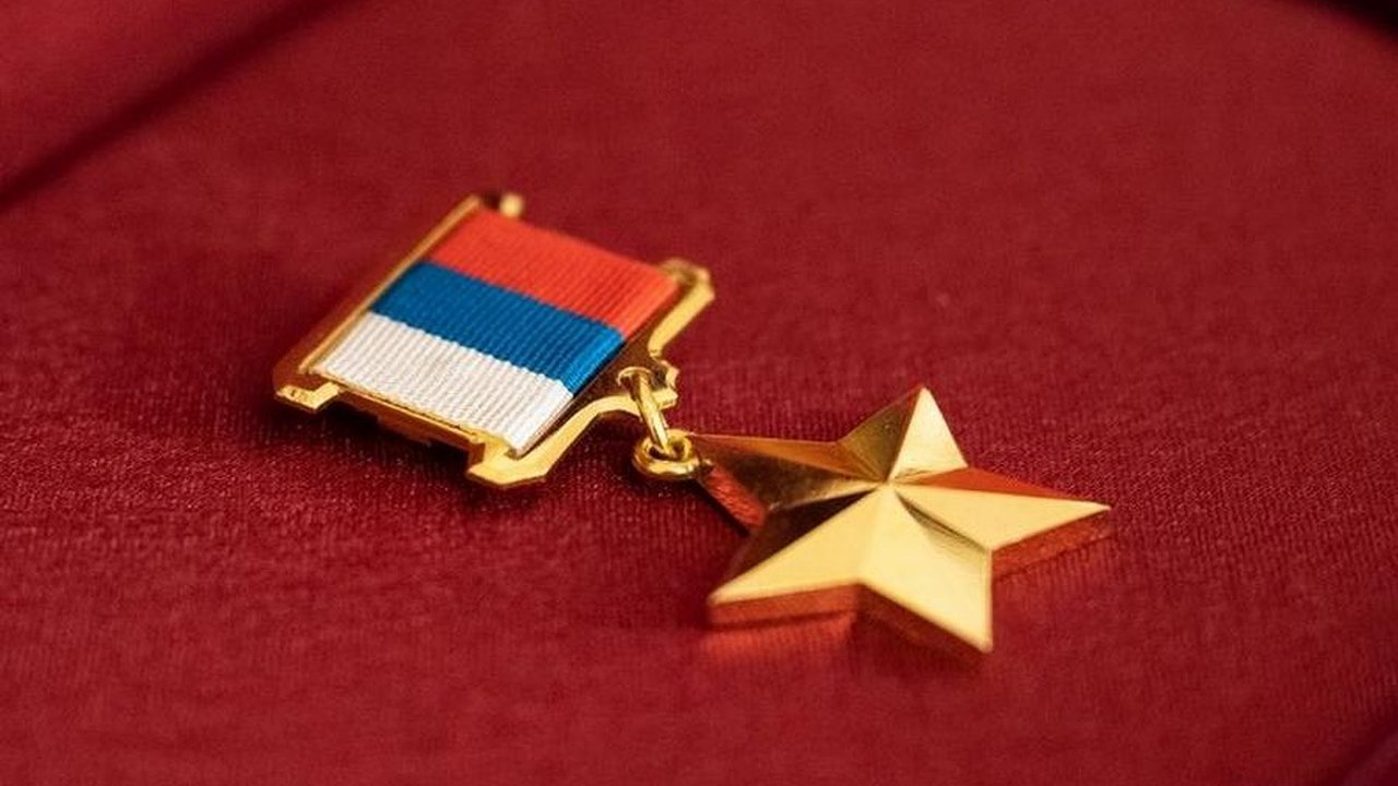 Главная картинка новости: Глава Свердловской области Денис Паслер обратился к землякам в День Героев Отечества