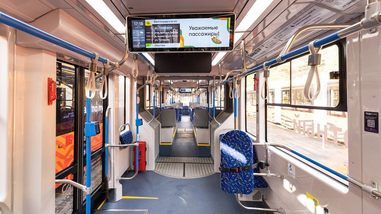 Главная картинка новости: Алексей Орлов сообщил о крупной закупке трамваев и другого транспорта для Екатеринбурга в 2026 году