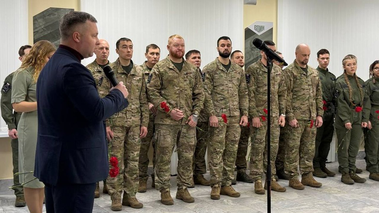 Главная картинка новости: Филиал патриотического центра «Воин» в Свердловской области увековечил имя героя