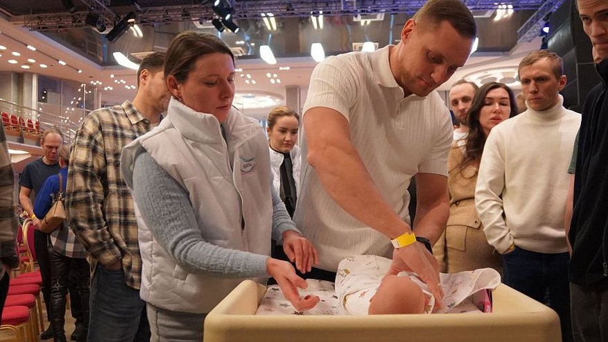 Главная картинка новости: Более 500 свердловчан прошли курсы будущих родителей на форуме «Беременные встречи»