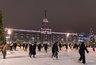 Миниатюра новости: На главной площади Екатеринбурга открыли каток: где взять коньки и как сэкономить