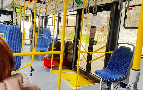 Новогодний сюрприз для пассажиров: скидка за QR-оплату проезда в Екатеринбурге уходит в историю