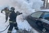 Миниатюра новости: Двухминутная тревога: пожарные оперативно потушили загоревшийся в Екатеринбурге «Мерседес»