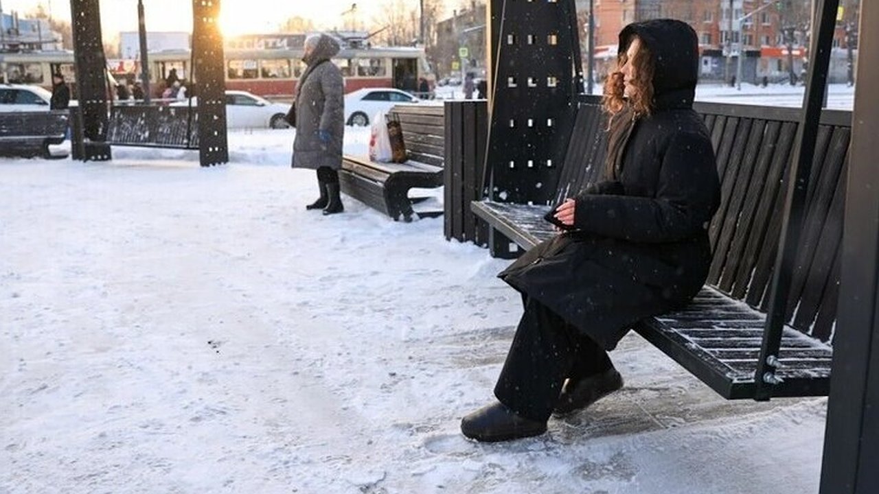 Главная картинка новости: Зелёный уголок для творчества: в Екатеринбурге открылся новый сквер возле художественной школы