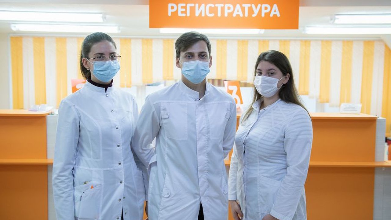 Главная картинка новости: Более 1300 соцработников обеспечат помощь свердловчанам в новогодние праздники