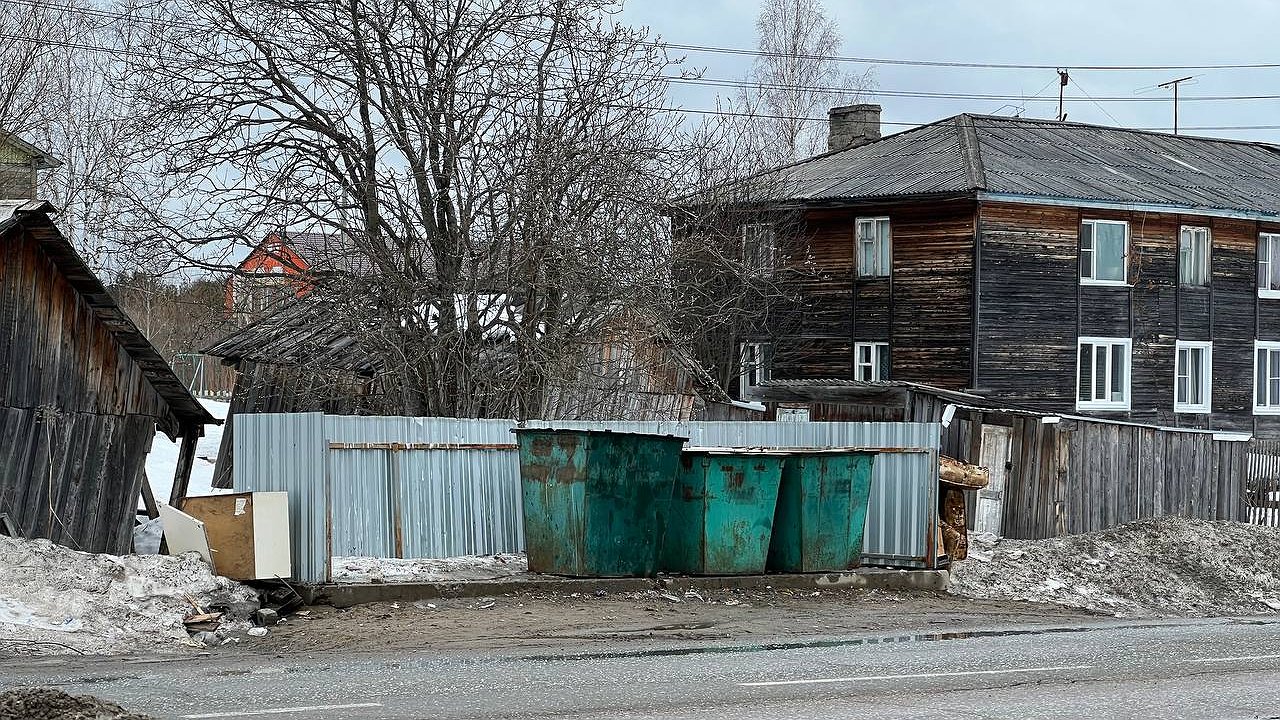 Главная картинка новости: Убегал 15 лет, а поймали на помойке: история беглого гаишника из Свердловской области