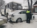 Двойной удар на дорогах: в Свердловской области снегопад спровоцировал сразу две аварии с пассажирскими автобусами