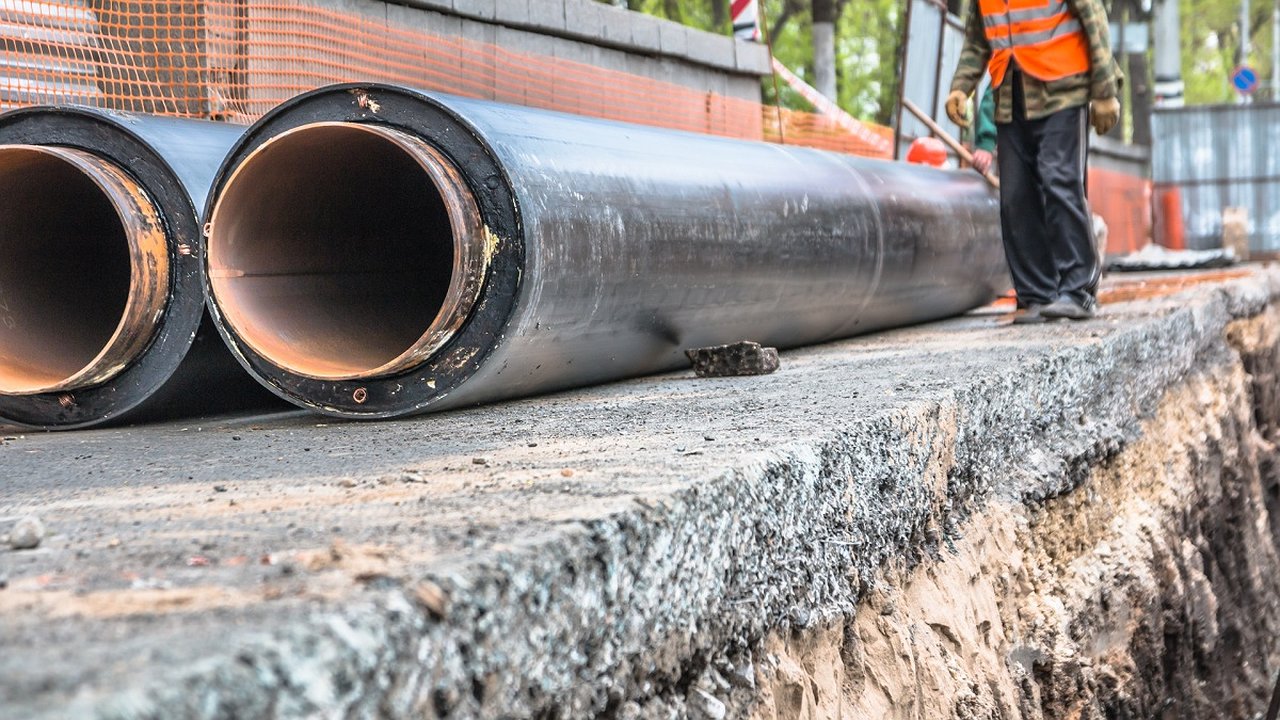 Главная картинка новости: Попадает ли ваш дом в список? Стало известно, где на Урале заменят все ветхие трубы