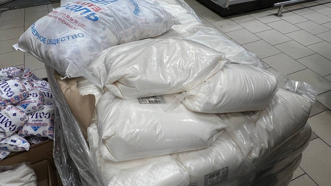 Главная картинка новости: Перед покупкой сахара всегда читаю его состав. Всего одна цифра, но какая разница во вкусе и качестве