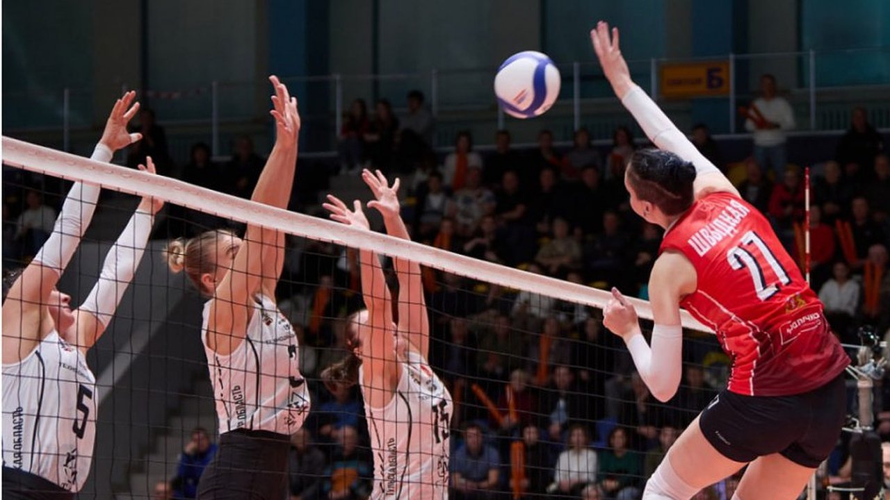 Главная картинка новости: Без права на ошибку: «Уралочка» на восьмом небе победной серии в Суперлиге